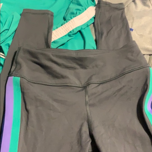 3/$15 3 Piece Set Workout Gear LN S-M - Picture 4 of 12
